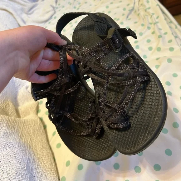 Chaco criss cross straps shoes - Picture 4 of 7